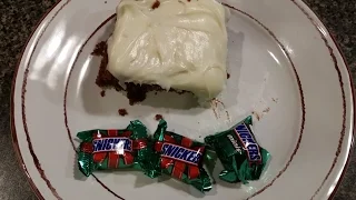 DIY | Baking a Snickers® Cake