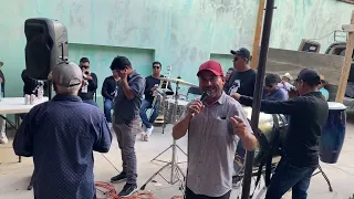 UN PUÑO DE TIERRA Y EL CORRIDO DE JUAN MARTHA -BANDA PIEDRAS NEGRAS - CUANANA