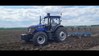 Трактор LOVOL TR-2004 с 5 корпусным плугом Lemken Europal