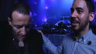 Chester Bennington пытаеться говорить на Русском !