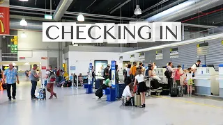 The BASICS of Checking In - Frankfurt Hahn Airport - Ryanair (Video 1 of 2)