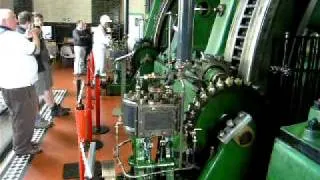 Starting the big triple expansion steam engine at Kempton