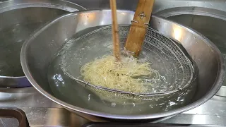 Master Chef Shows How To Make Chinese Noodle |  Malaysia Street Food