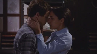 Brooklyn Nine-Nine - 2x23 - Jake and Amy kiss