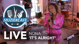 Nona - 'It's Alright' live bij Muziekcafé in de studio