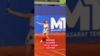 Hülya Avşar tenis oynarken bakın ne yaptı.#shorts #short #shortvideo #hülyaavşar