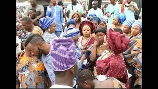 Other Wives and Big Mamas spray Alaafin Of Oyo two wives at the naming ceremony of their twins