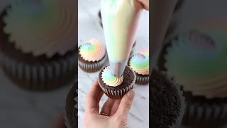 Rainbow Swirl Cupcakes! 🧁 #cakedecorating #shorts
