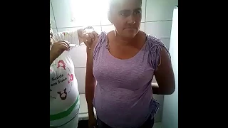 MINHA MÃE TOMANDO VACINA KKKK