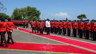 SEE HOW PRESIDENT UHURU WAS OFFICIALLY RECEIVED BY SAMIA SULUHU AT STATE HOUSE, DAR ES SALAAM!!