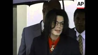 Michael Jackson leaving court, soundbite