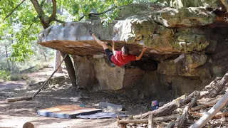 Trop Beau pour Toit 7a+ 7a  /  Roche d'Hercule (fontainebleau)