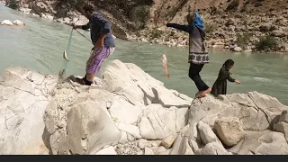 Nomad Family Life: Fishing with Kids - Nomad life