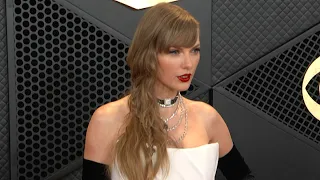 GRAMMYs: Taylor Swift STUNS in Old Hollywood Glam!