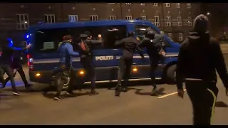 Politiet flygter 2 gange