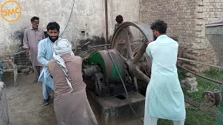 Amazing Starting Desi Old Black Engine|Working Desi Atta Chakki Start Old Ruston Engine