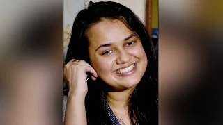 Delhi girl Tina Dabi tops UPSC 2015 | Oneindia News