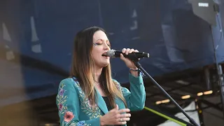 The Highwomen sing "Highwomen" with Yola and Sheryl Crow