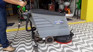 KARCHER  LIMPADOR  DE PISO BD 530 ELÉTRICA