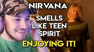 Enjoying it! | FIRST TIME Reaction To Nirvana - Smells Like Teen Spirit 🎵 (Disfrutandolo!)