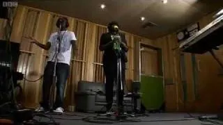 Tinchy Stryder ft. Ayak Thiik / In My System / BBC Radio 1 Live Lounge / 11th Aug. 2010