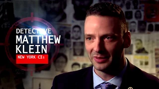 Forensic Artist Seeks Criminals For NYPD - Crime Watch Daily with Chris Hansen