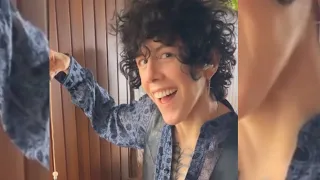 LP and friends enjoying the music I love his smile 😍🥰😘