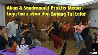 Sandramuki praktis menari untuk MV lagu baru,Bujang Tai Lalat