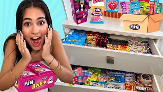 FIZ MINHA GAVETA SECRETA DE DOCES NO MEU QUARTO * ficou muito lotada!!! | Bela Bagunça