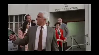 Naked Gun ( Çıplak silah ) 1 - en komik bölüm - 2