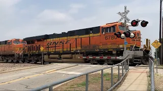 BNSF 6780, BNSF 5074 Old Mill Rd Railroad Crossing Video #6 - Carrollton, TX (May 24, 2024)