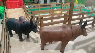 Fazendinha de brinquedo CHEGOU AS PRIMEIRA VACA E TOURO GUZERÁ fazenda de brinquedo