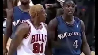 Dennis Rodman vs Chris Webber gets HEATED (11/11/1997)