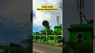 viral detik-detik menara masjid roboh