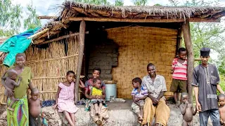 Real India village Life || The Way Of Living And Drinking Of poor people in The village in india