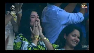 Anushka Sharma flaying kiss  Give Virat Kohli After His 50th Century in NDN vs N