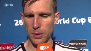 Per Mertesacker im WM-Interview über Karnevalstruppe und Eistonne - nach Algerien-Spiel - ZDF HD