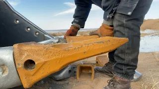 It is extremely difficult to change the excavator bucket teeth