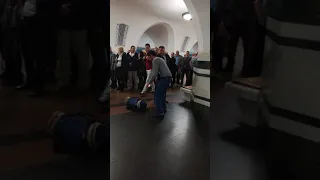 Наркоман Метро Алексеевская