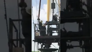 Gas Well Blowout On A Service Rig.. WOW!
