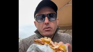 We try street and restaurant food. Vlogger from Greece