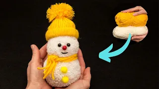 A funny pom pom snowman - so simple to realize a handmade gift!