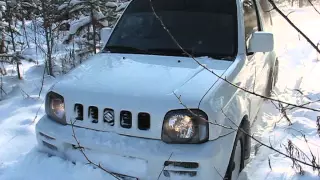 Suzuki Jimny в снегу