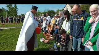 Великодне Богослужіння в Православній церкві України в селищі Іванопіль 5 траня 2024 року