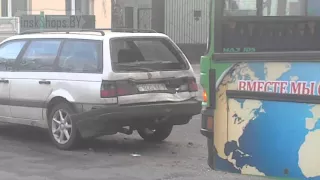 Авария в Пинске. Автобус врезался в пассат на пешеходном