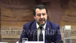 Salvini: "Nessun rapporto tra Lega, CasaPound e FN"