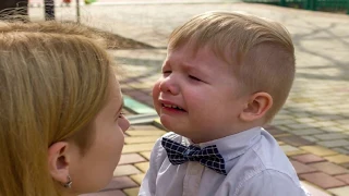 5 Yr Old Rushes To Neighbor Roaring "Mom Died In Shower " She Spots His Hands And Reacts Instantly