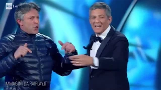 Uomo fa irruzione sul palco a Sanremo, poi le scuse a Fiorello