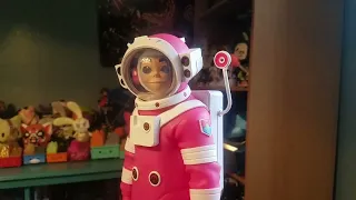 2D Astronaut Gorillaz 12 Inch Superplastic Vinyl Designer Figure Review