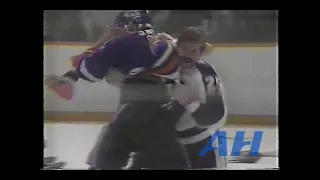 NHL Sep. 24, 1986 Toronto Maple Leafs v Edmonton Oilers (melee) (HL) Steve Thomas v Mark Messier